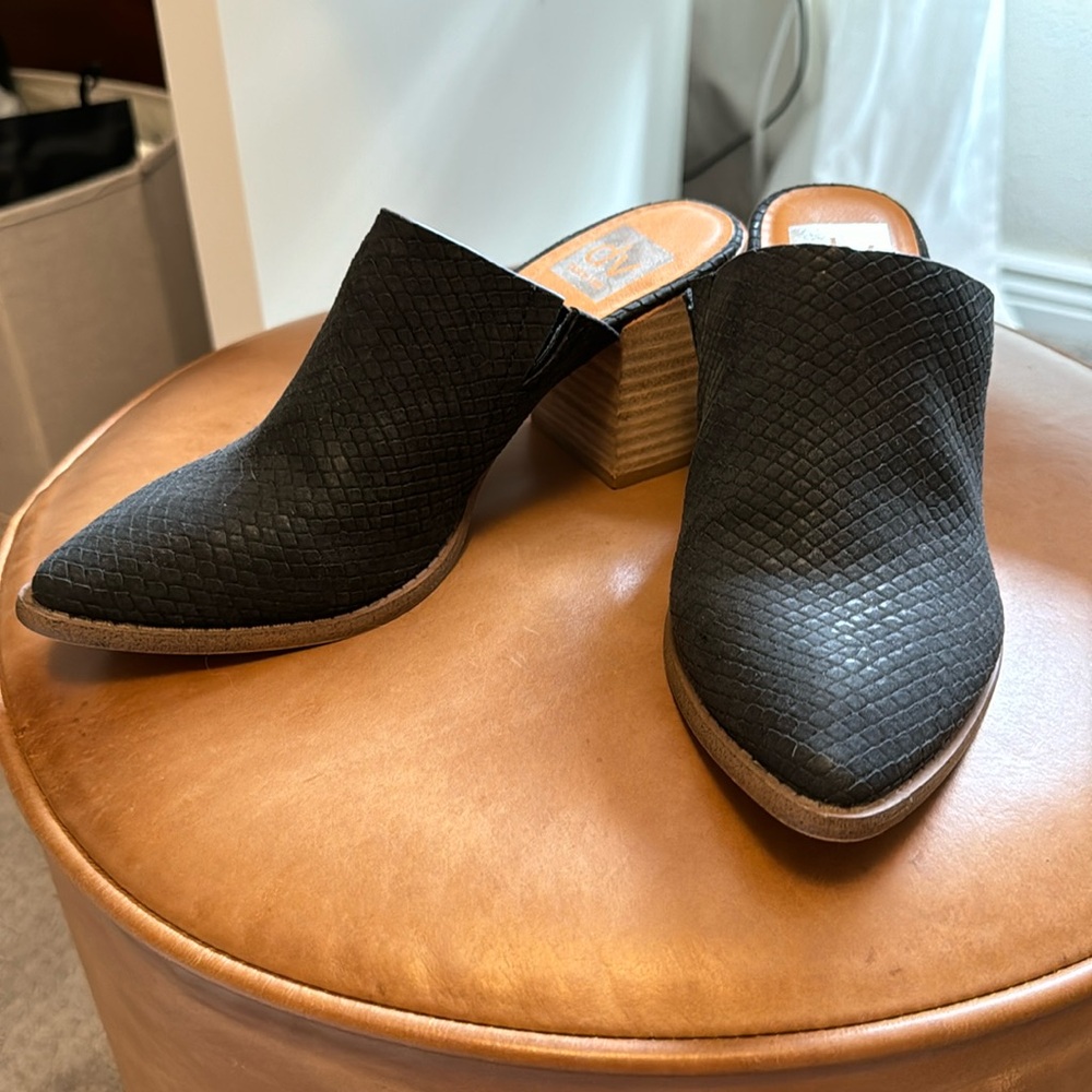 Black snake print Dolce Vita mules size 7. Never been worn.